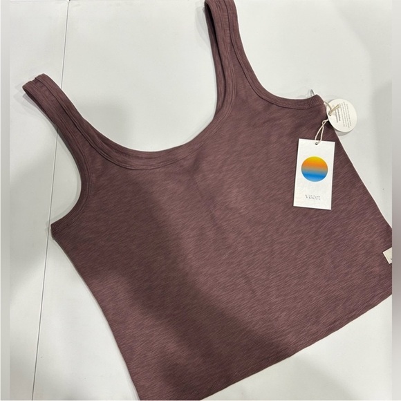 Vuori  Women's XL Sunrise Crop Tank Chestnut Dark Pink NWT Cropped Slim Fit - Picture 1 of 8